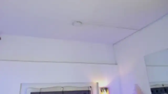 lea walkerr online show from 04-21-26, 01:42