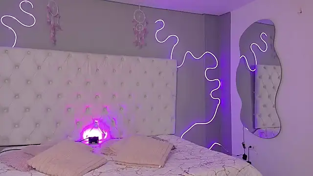 Emma visconti online show from 11-26-25, 12:39