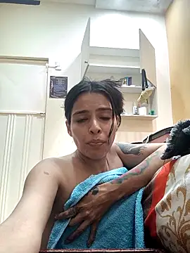 SaraBust online show from 09-23-25, 01:41