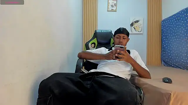 Snapshot of Jax_Maliq chatting on 10-02-25, 02:07 Jax Maliq online show from 10-02-25, 02:07