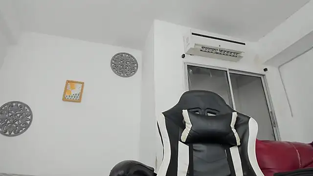 Snapshot of Jax_Maliq chatting on 10-05-25, 12:20 Jax Maliq online show from 10-05-25, 12:20