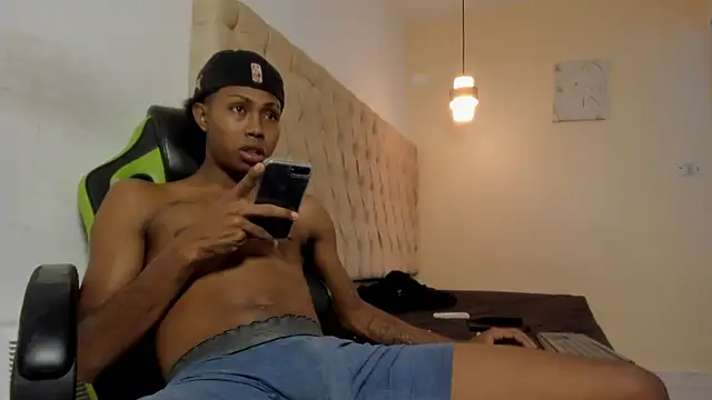 Snapshot of Jax_Maliq chatting on 10-28-25, 11:07 Jax Maliq online show from 10-28-25, 11:07