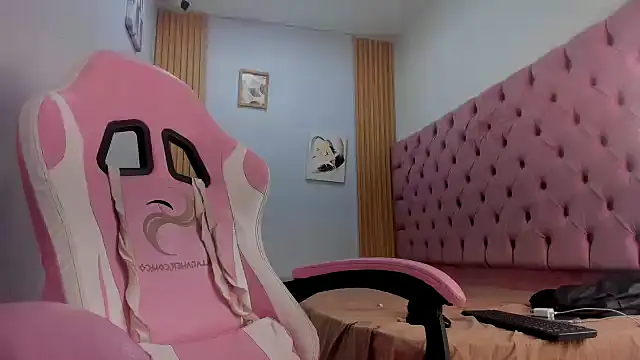 Snapshot of Jax_Maliq chatting on 11-12-25, 02:45 Jax Maliq online show from 11-12-25, 02:45