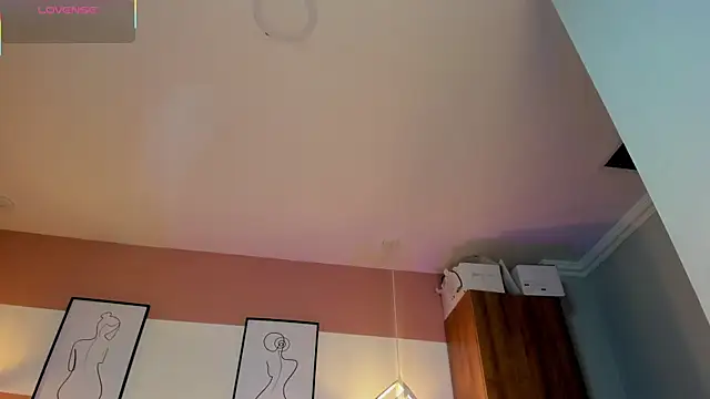 Snapshot of Mia_Valentine_ chatting on 11-24-25, 08:19 Mia Valentine online show from 11-24-25, 08:19