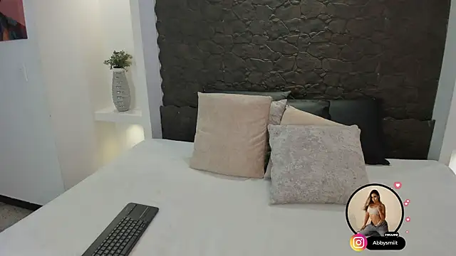 aby smiith  online show from 02-07-26, 07:28