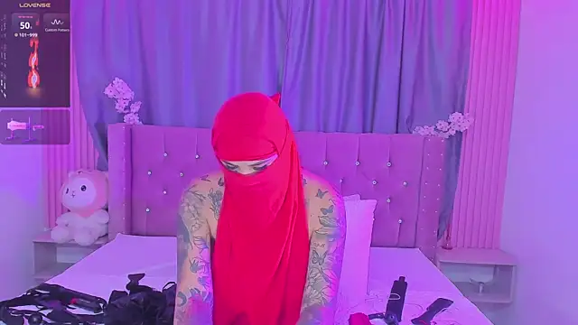 Nayla-Mouna online show from 04-22-26, 07:55