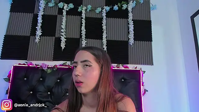  leda swan  online show from 04-02-26, 11:19