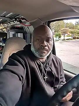 Snapshot of jamalcarter chatting on 10-27-25, 10:03 jamalcarter online show from 10-27-25, 10:03