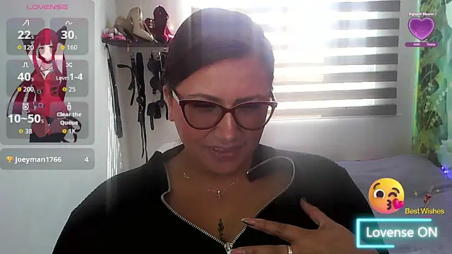 Snapshot of Vesper_Vixen chatting on 10-24-25, 01:40 Vesper Vixen online show from 10-24-25, 01:40