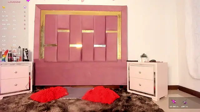 Snapshot of AikoSnow chatting on 10-01-25, 06:36 AikoSnow online show from 10-01-25, 06:36