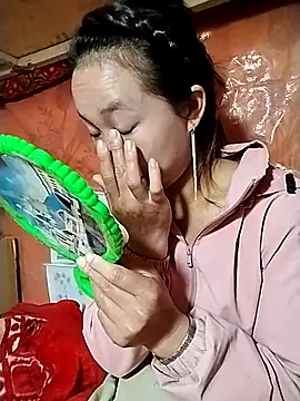 Snapshot of liu-liusexy chatting on 10-23-25, 01:05 liu-liusexy online show from 10-23-25, 01:05