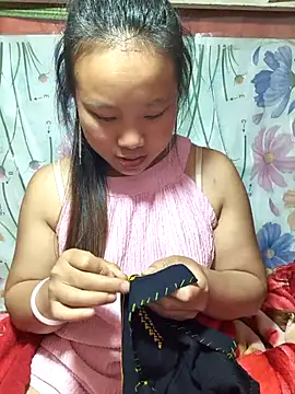 Snapshot of liu-liusexy chatting on 05-07-26, 02:33 liu-liusexy online show from 05-07-26, 02:33