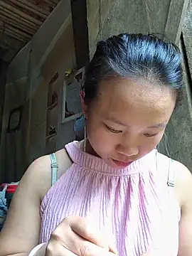 Snapshot of liu-liusexy chatting on 05-25-26, 02:17 liu-liusexy online show from 05-25-26, 02:17