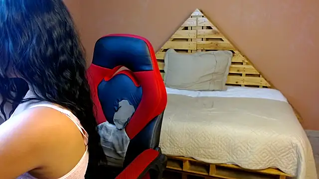 gracewoe online show from 10-06-25, 03:48