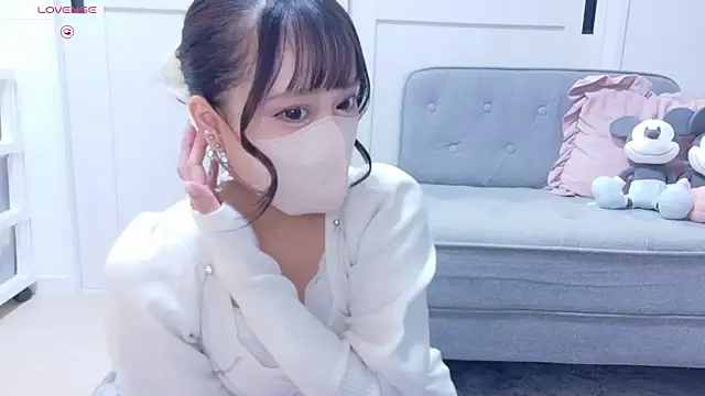 Snapshot of YURi_luv chatting on 11-04-25, 11:09 YURi luv online show from 11-04-25, 11:09