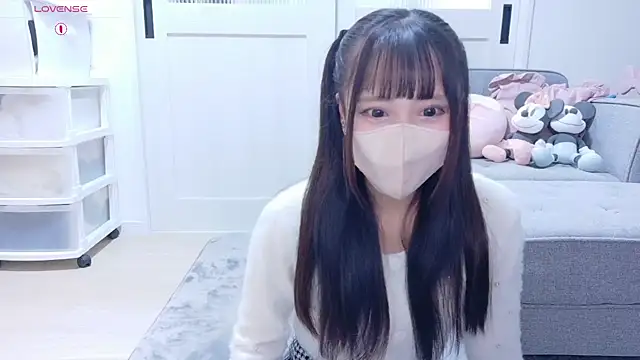 Snapshot of YURi_luv chatting on 11-06-25, 11:33 YURi luv online show from 11-06-25, 11:33