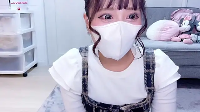 Snapshot of YURi_luv chatting on 12-03-25, 01:09 YURi luv online show from 12-03-25, 01:09