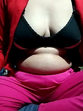 Deepa hott online show from 10-28-25, 06:39