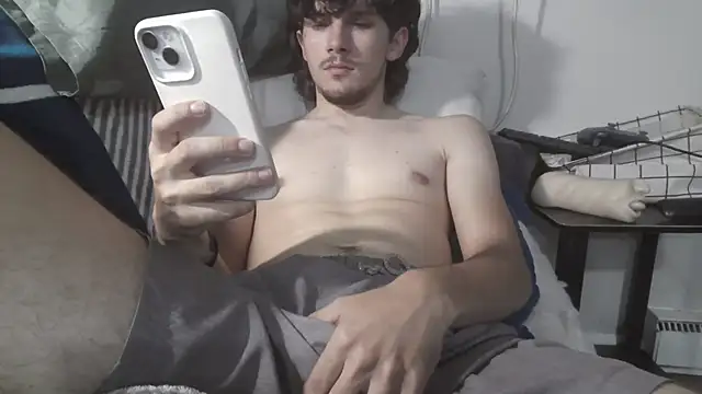 Snapshot of conradical18 chatting on 10-04-25, 01:47 conradical18 online show from 10-04-25, 01:47