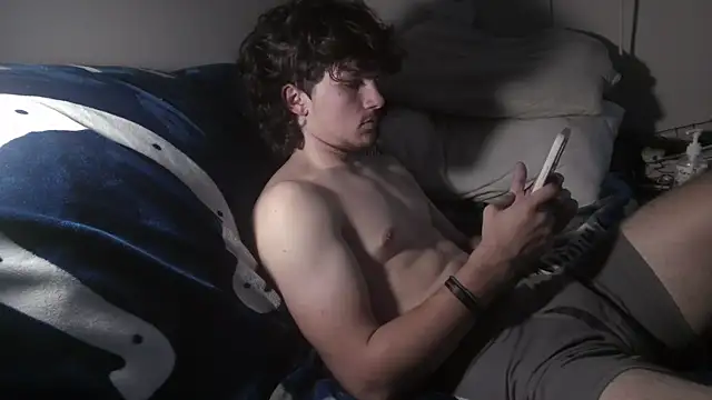 Snapshot of conradical18 chatting on 10-04-25, 10:30 conradical18 online show from 10-04-25, 10:30