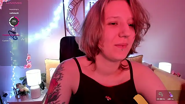 Snapshot of Hailey_Foxy chatting on 10-16-25, 09:43 Hailey Foxy online show from 10-16-25, 09:43