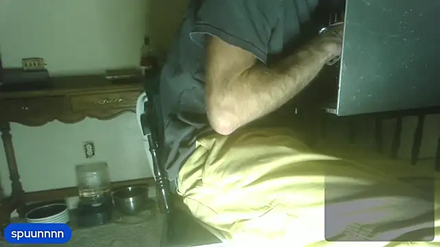 Snapshot of hungspundick1 chatting on 11-09-25, 08:12 hungspundick1 online show from 11-09-25, 08:12