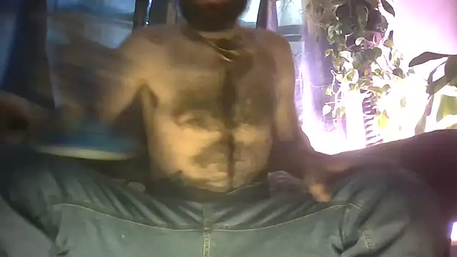 Snapshot of hungspundick1 chatting on 11-16-25, 08:14 hungspundick1 online show from 11-16-25, 08:14
