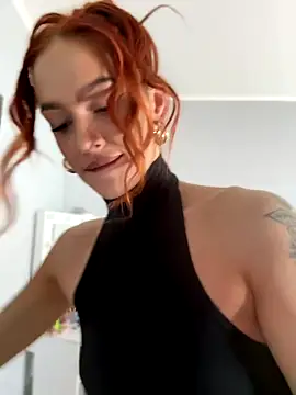 Snapshot of LittleFox___ chatting on 10-08-25, 06:22 LittleFox    online show from 10-08-25, 06:22