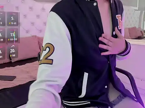 Snapshot of naomi_cooper__ chatting on 09-09-25, 01:54 naomi cooper   online show from 09-09-25, 01:54