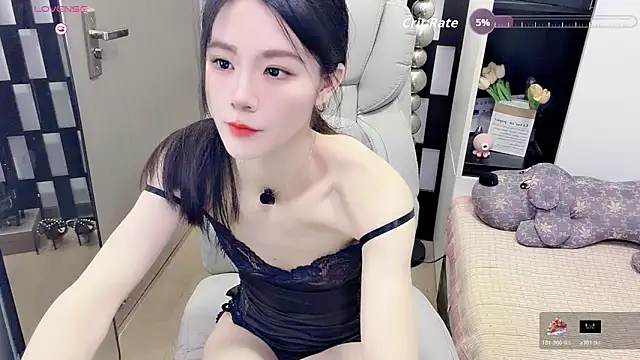 Snapshot of Yueyue-MM chatting on 06-10-26, 02:56 Yueyue-MM online show from 06-10-26, 02:56