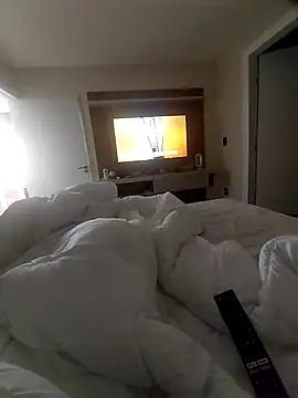 Snapshot of andrerj22 chatting on 09-17-25, 12:07 andrerj22 online show from 09-17-25, 12:07