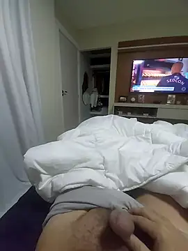 Snapshot of andrerj22 chatting on 10-16-25, 04:52 andrerj22 online show from 10-16-25, 04:52