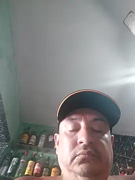 Snapshot of andrerj22 chatting on 10-24-25, 06:15 andrerj22 online show from 10-24-25, 06:15