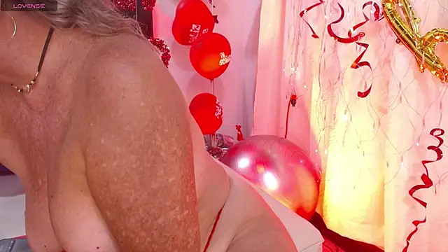 Snapshot of _SARAI_DUPONT chatting on 02-14-25, 10:14 SARAI DUPONT online show from 02-14-25, 10:14