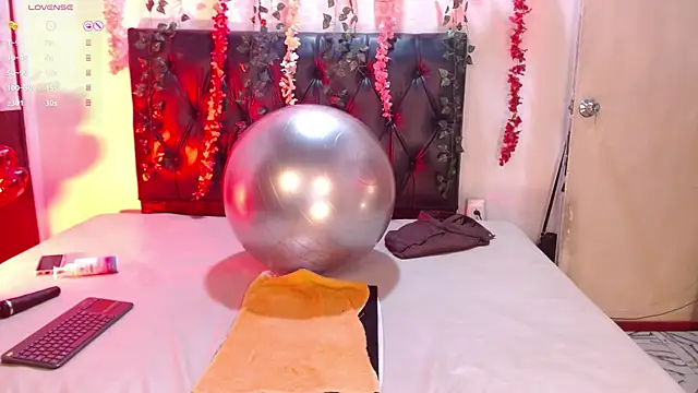 Snapshot of _SARAI_DUPONT chatting on 03-11-25, 02:10 SARAI DUPONT online show from 03-11-25, 02:10