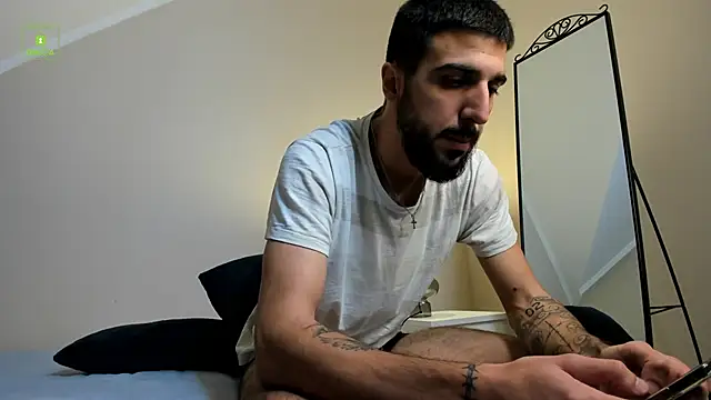 Snapshot of Zeyn_Edwards chatting on 10-02-25, 10:55 Zeyn Edwards online show from 10-02-25, 10:55