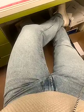 Normalludo0202 online show from 03-18-26, 07:55