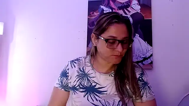 Snapshot of LAHILA_COOPERR chatting on 11-19-25, 12:27 LAHILA COOPERR online show from 11-19-25, 12:27