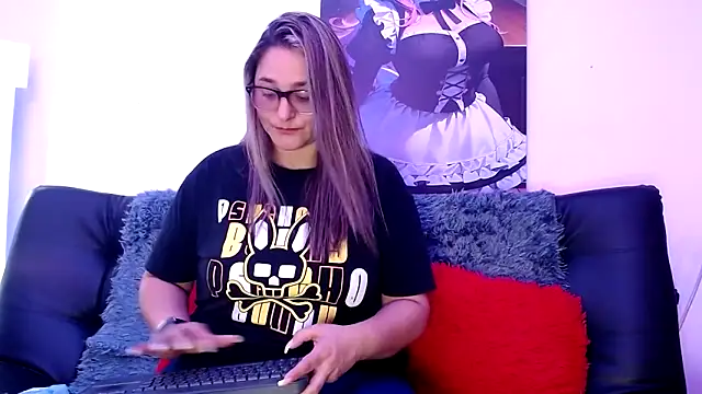 Snapshot of LAHILA_COOPERR chatting on 12-03-25, 01:09 LAHILA COOPERR online show from 12-03-25, 01:09