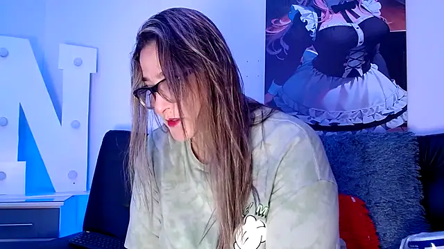 Snapshot of LAHILA_COOPERR chatting on 12-17-25, 12:33 LAHILA COOPERR online show from 12-17-25, 12:33