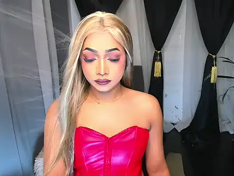 Snapshot of WenceSmith chatting on 10-07-25, 12:02 WenceSmith online show from 10-07-25, 12:02