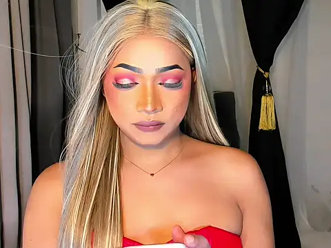 Snapshot of WenceSmith chatting on 10-13-25, 01:55 WenceSmith online show from 10-13-25, 01:55