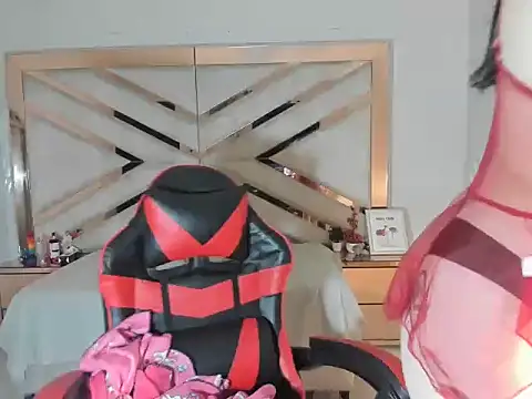 Zulema R1 online show from 09-29-25, 03:44