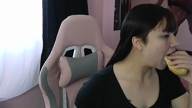 Zulema R1 online show from 02-12-26, 01:06