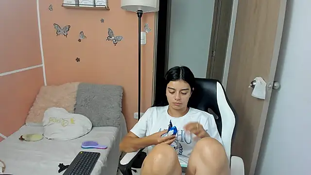 Snapshot of valerihouse chatting on 12-02-24, 12:52 valerihouse online show from 12-02-24, 12:52