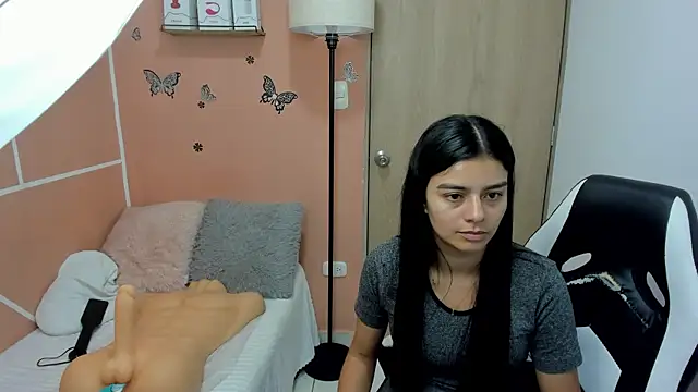 Snapshot of valerihouse chatting on 12-23-24, 08:57 valerihouse online show from 12-23-24, 08:57