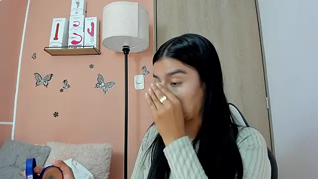 Snapshot of valerihouse chatting on 02-11-25, 11:54 valerihouse online show from 02-11-25, 11:54