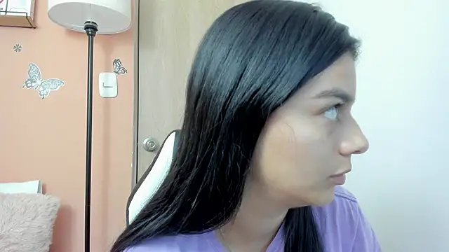 Snapshot of valerihouse chatting on 02-15-25, 09:15 valerihouse online show from 02-15-25, 09:15