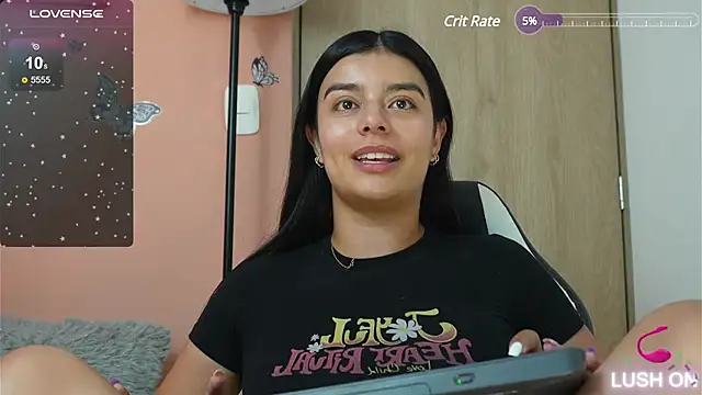 Snapshot of valerihouse chatting on 03-21-25, 02:07 valerihouse online show from 03-21-25, 02:07