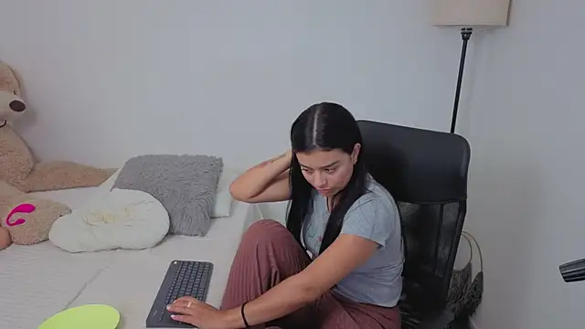 Snapshot of valerihouse chatting on 09-09-25, 12:10 valerihouse online show from 09-09-25, 12:10